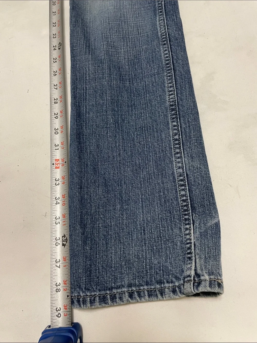 Levis men’s authentic